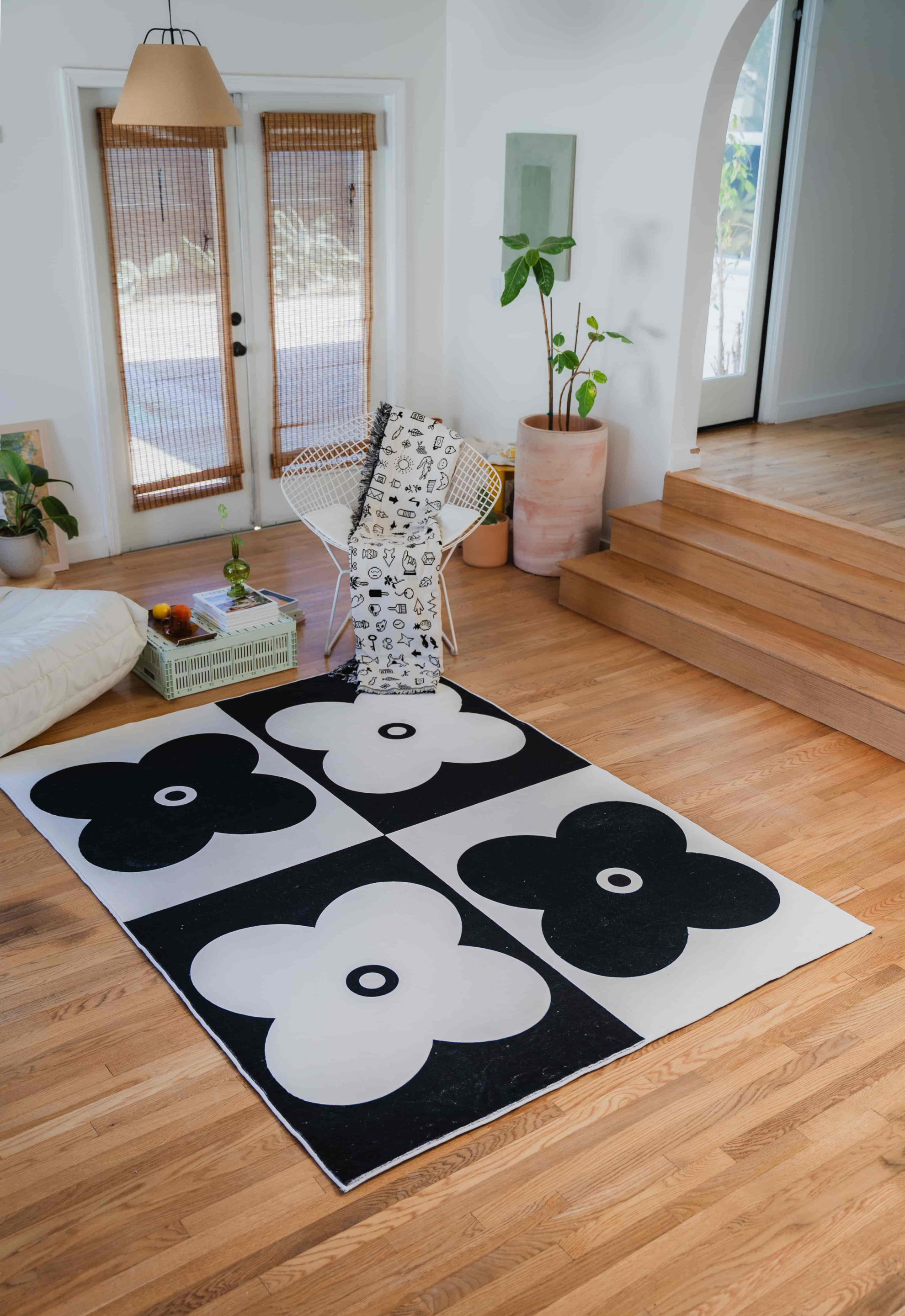 Black and White Four Leaf Clover Rug – Lany Space Black and White Four Leaf Clover Rug – Lany Space