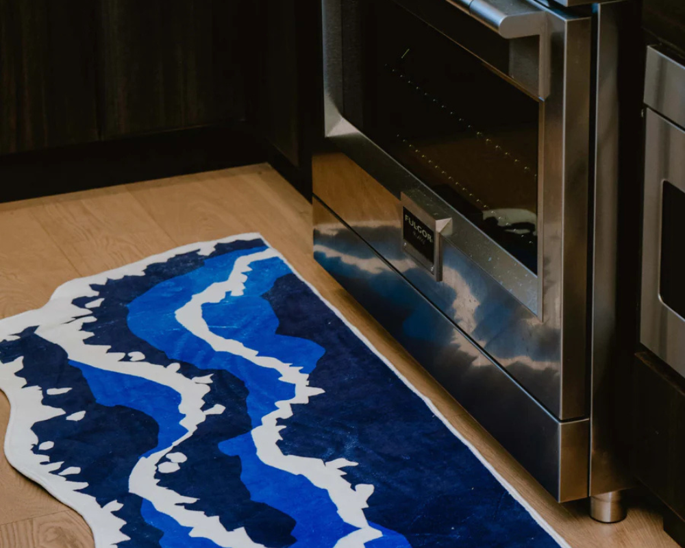 Wavy Rugs: Adding Fluid Aesthetics to Your Space