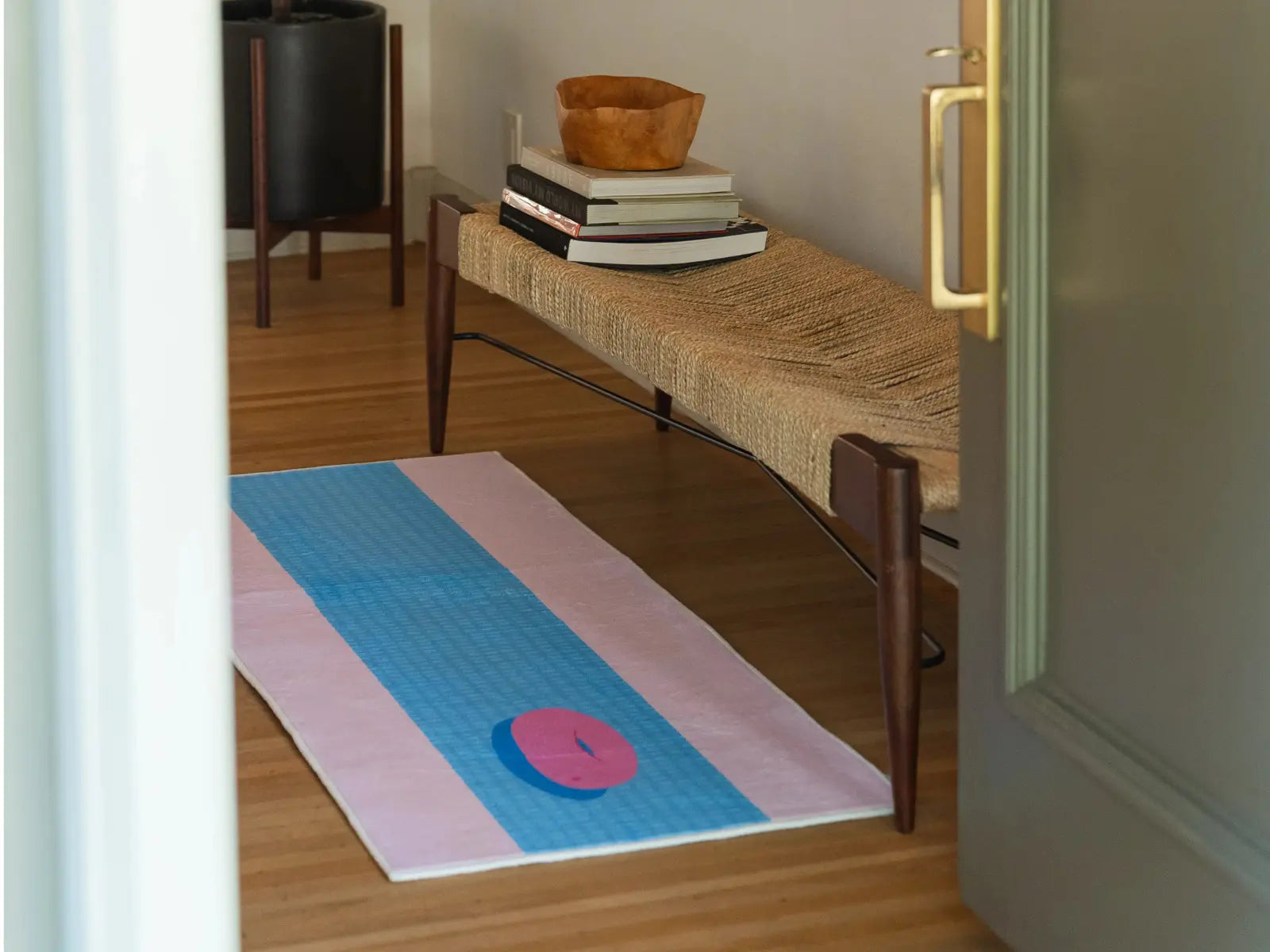 What Entryway Rug Size Works Best for Your Layout?
