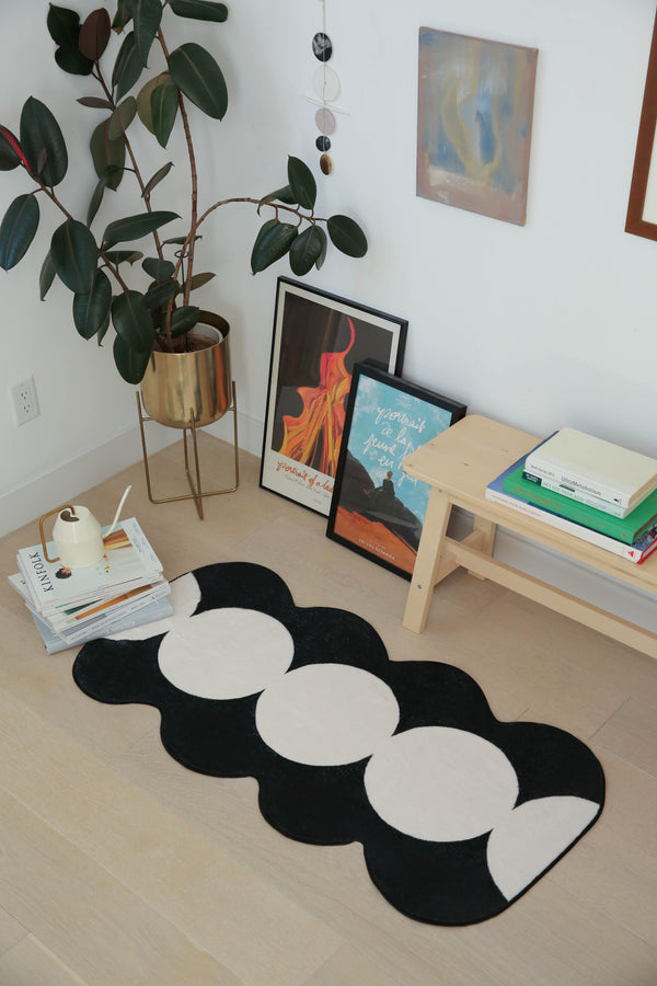 LanySpace Irregular Ivory/Black Geometric Runner in Corner