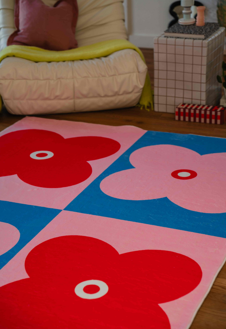 Closer Look at LanySpace Pink and Blue Four Leaf Clover Rug, 5x7