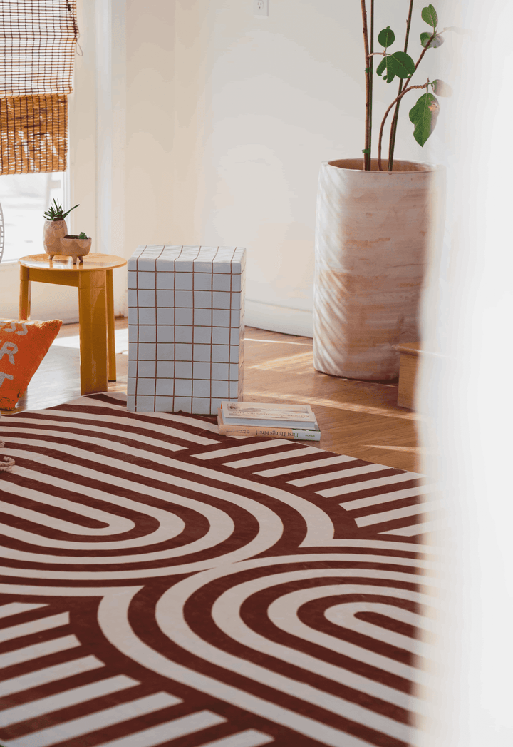 LanySpace Curvy Brown Stripes Design Rug with side table