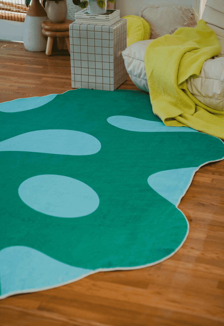 LanySpace Green Irregular Moss Design Rug, 7x10 by the Couch