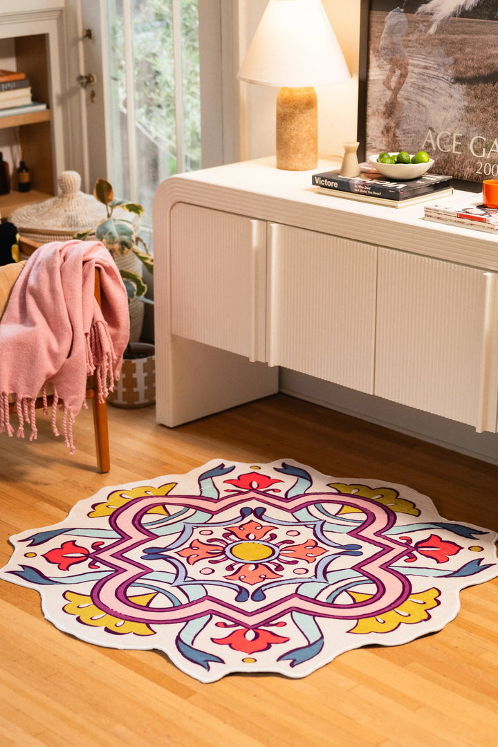 Pink Scalloped Bohemian Medallion Rug by Maayan Alper-Swan – Lany