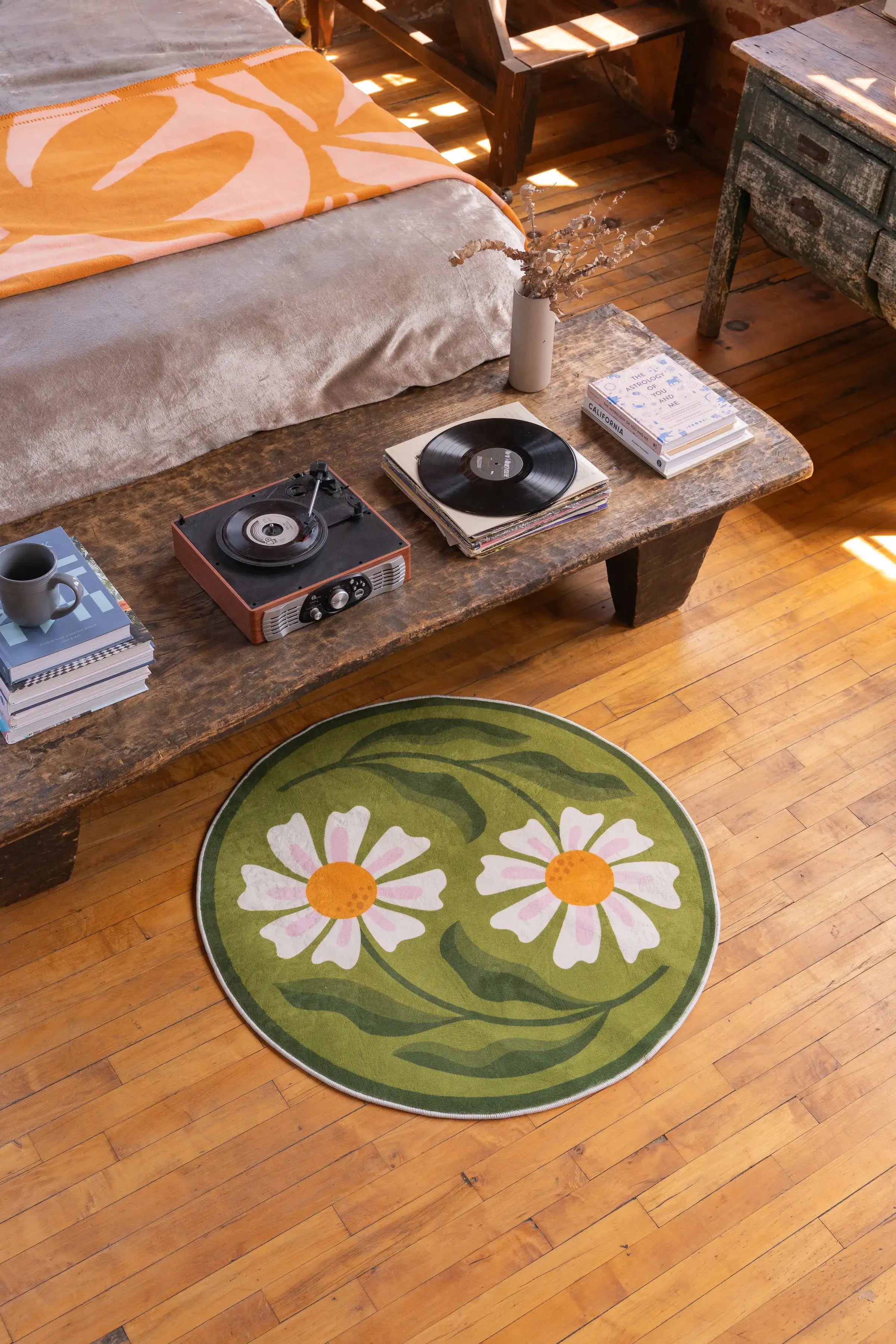 Dual Daisy Round Rug by Jessica Miller – Lany Space
