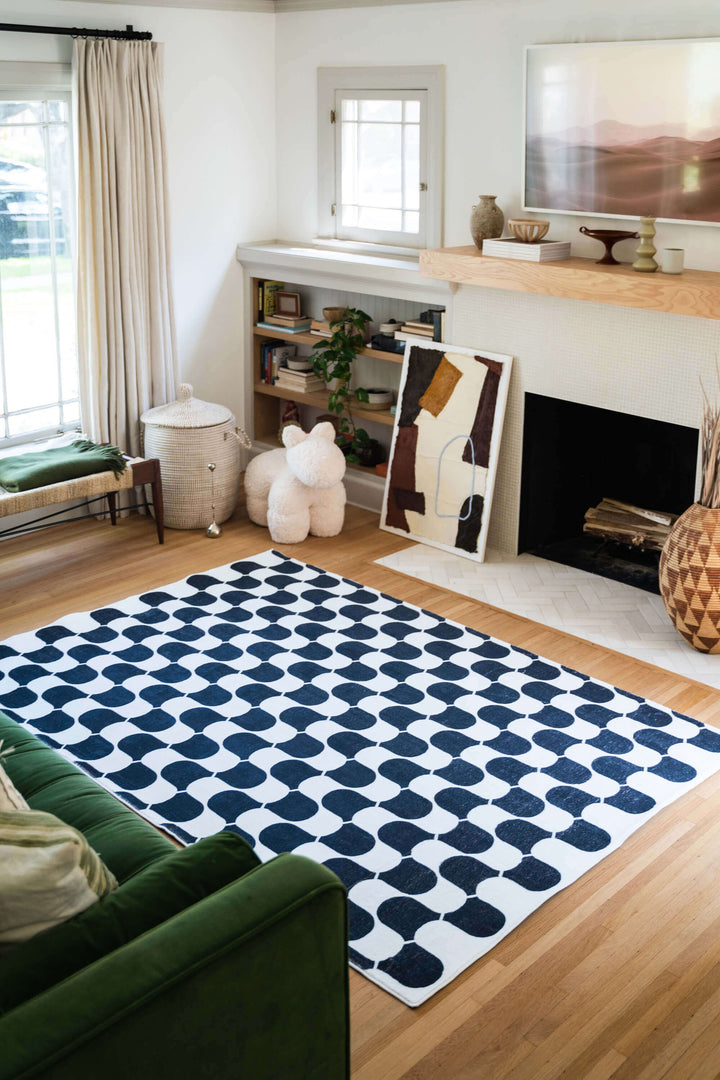 LanySpace Black and White Wavy Rug in the Living Room