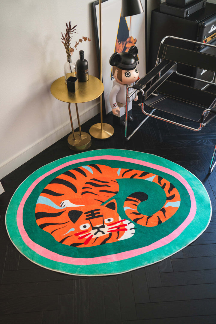LanySpace Designer Green Base Oval Tiger Rug in the Corner