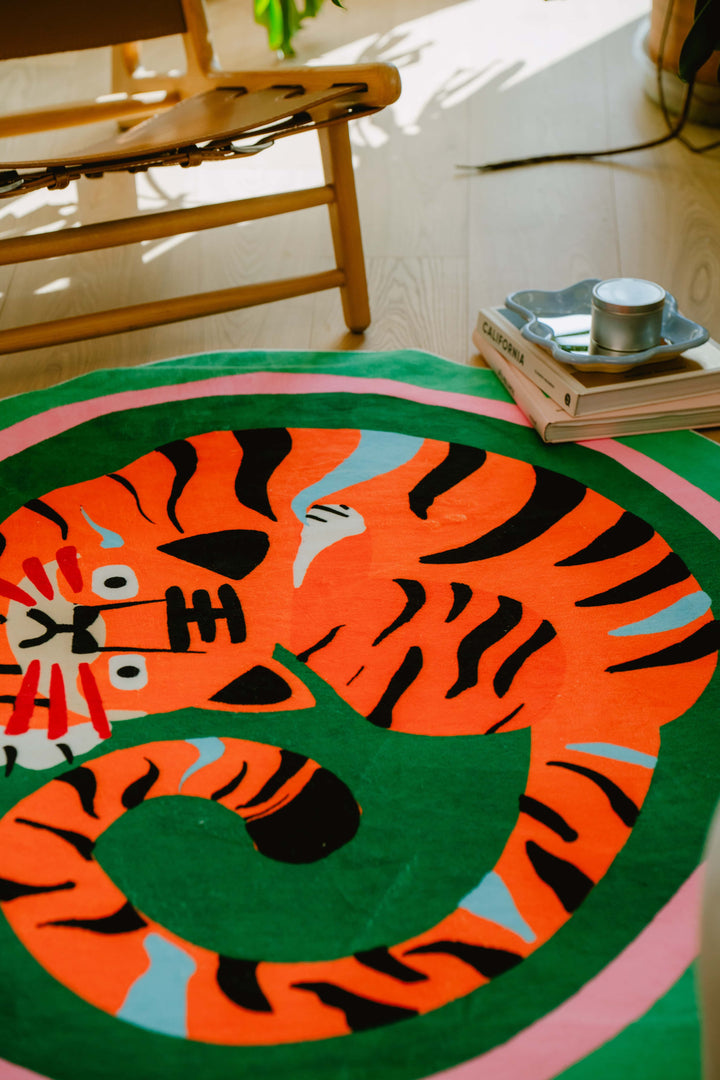 Cozy Relaxation on LanySpace Designer Green Base Oval Tiger Rug